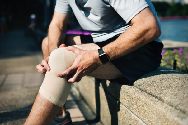Colorado Springs Orthopedic Surgeon Person with Knee Pain